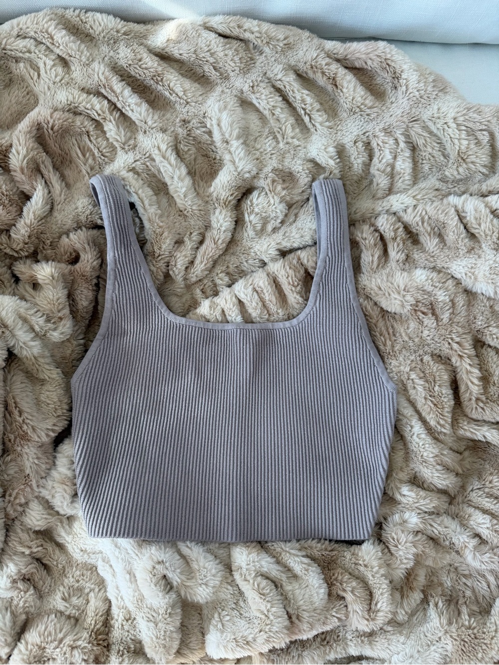Aritzia Babaton Sculpt Knit Squareneck Cropped Tank in Dusty Purple